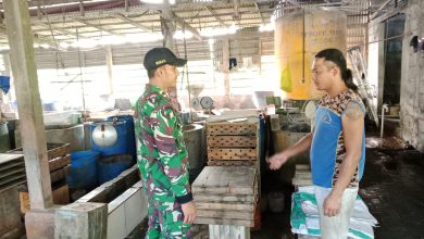 Photo of Komsos Babinsa Balongpanggang, Dukung Kembangkan Usaha Warga Binaan