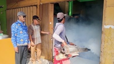 Photo of Belasan Warga Terkena DBD, Pemdes Tambakrejo Lakukan Fogging di Tiga Dusun
