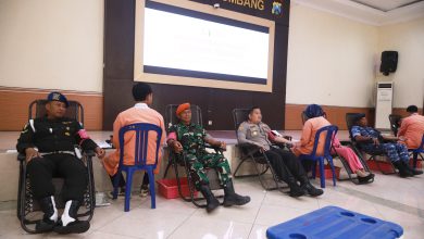 Photo of HUT Bhayangkara ke-79, Polres Jombang Peduli Sesama Lewat Aksi Donor Darah