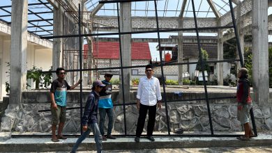 Photo of Pemdes Petung Pastikan Pembangunan Pendopo Balai Desa Sesuai Target
