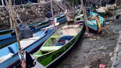 Photo of Jadi Akses Utama Nelayan Melaut, Sungai di Desa Gumeng Gresik Butuh Normalisasi