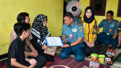 Photo of Komandan Puspenerbal Ta’ziyah Rumah Duka Almarhum Kopka MPU Edy Nurcahyo