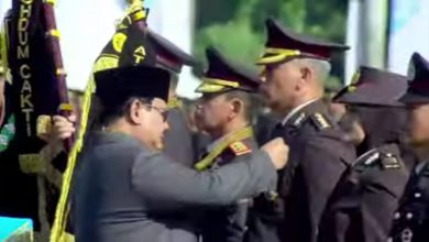 Photo of Kombes Pol Leonard Sinambela Terima Bintang Bhayangkara Nararya dari Presiden