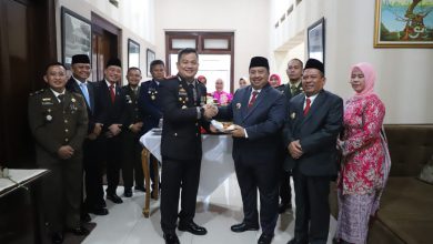 Photo of Hari Bhayangkara di Pendopo Jombang: Komitmen Presisi Polres Ditegaskan
