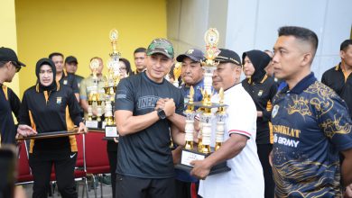 Photo of Olahraga Bersama di Stadion Gejos Meriahkan Hari Bhayangkara ke-79 Polres Gresik: Perkuat Sinergi dan Kebersamaan
