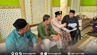Photo of KH. Muhammad Zainuri Makruf Wakafkan 10 Bidang Tanah untuk Kemaslahatan Umat
