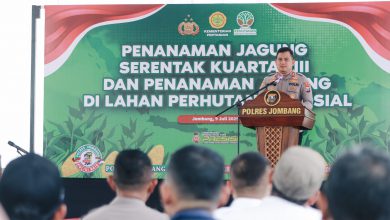 Photo of Dukung Program Nasional Swasembada Pangan, Polres Jombang Gelar Penanaman Jagung Serentak