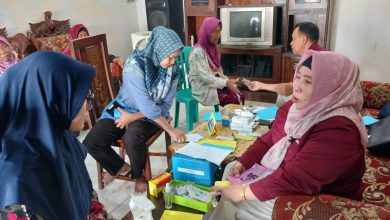 Photo of Masyarakat Desa Kedungsumber Antusias Ikuti Pemeriksaan Kesehatan