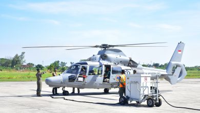 Photo of Heli Panther Wing Udara 2 Laksanakan Evakuasi Medis di KRI dr. Wahidin Sudirohusodo